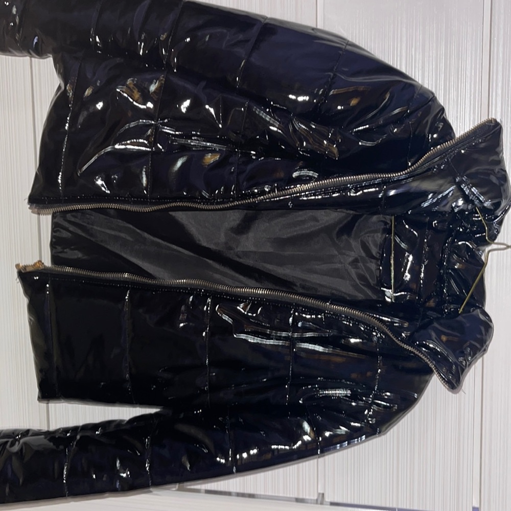 Black shiny mini puffer jacket